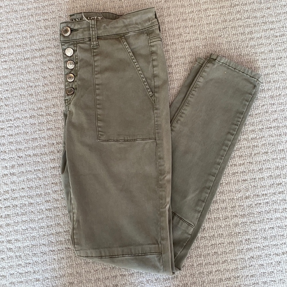 Button-up skinny style pants